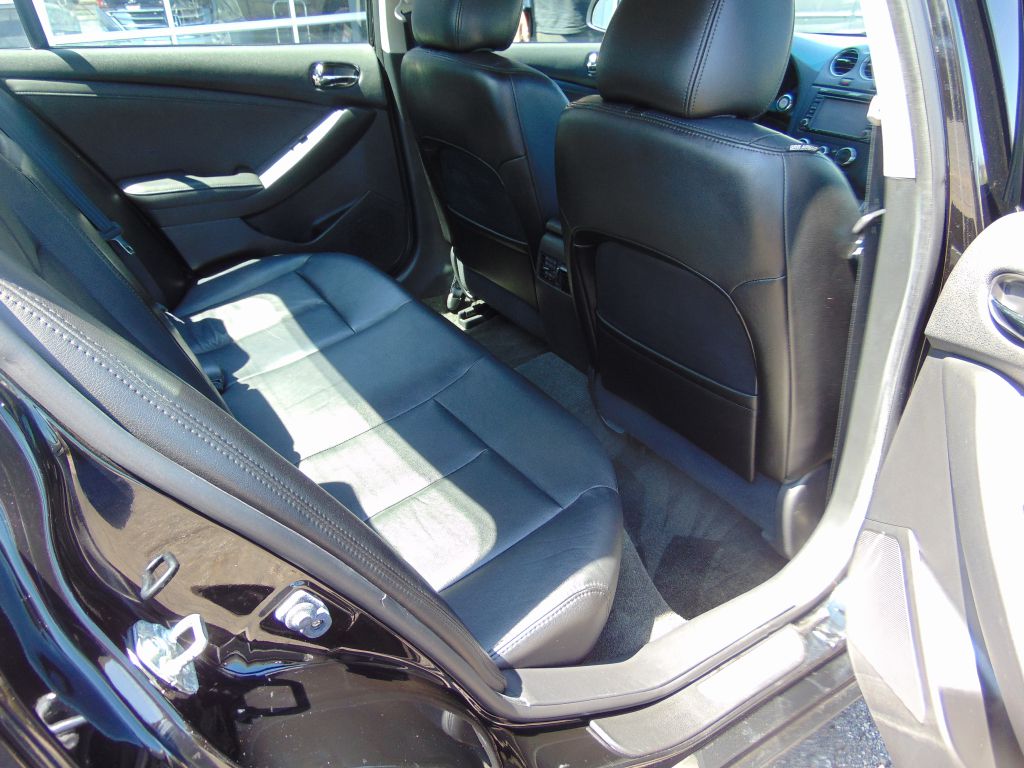 2012 Nissan Altima 3.5 SR photo 4