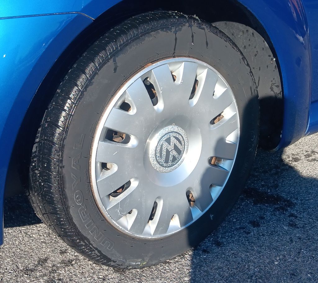 Photo 9 of this VOLKSWAGEN NEW BEETLE