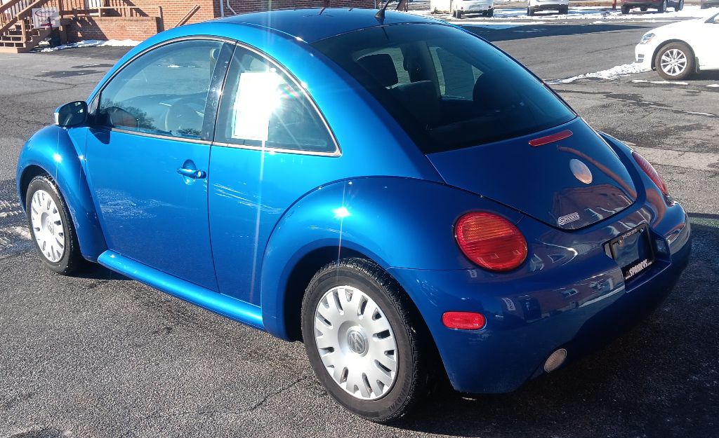 Photo 3 of this VOLKSWAGEN NEW BEETLE