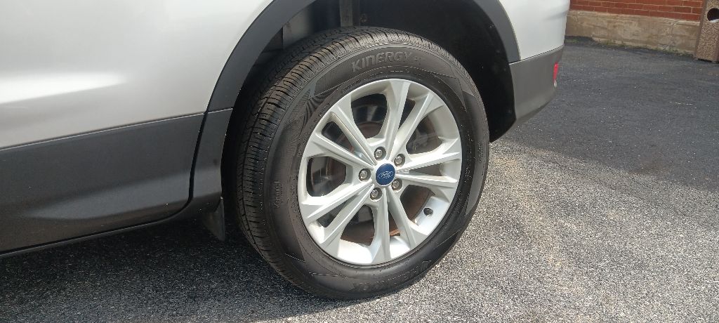Photo 9 of this FORD ESCAPE