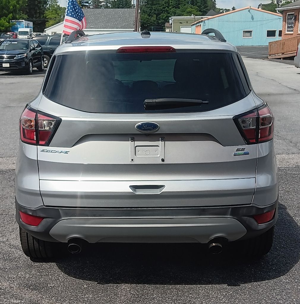Photo 4 of this FORD ESCAPE