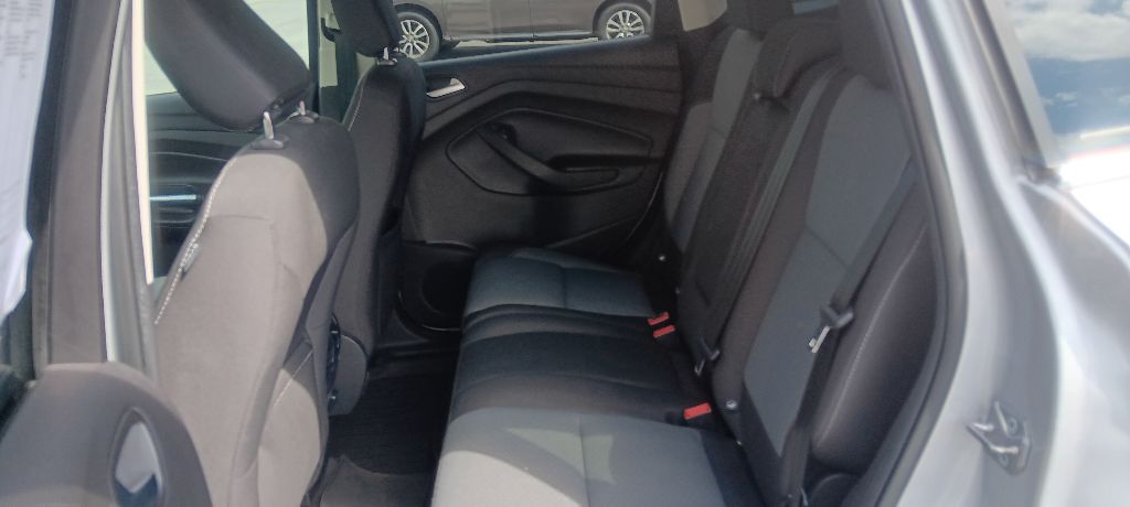Photo 11 of this FORD ESCAPE