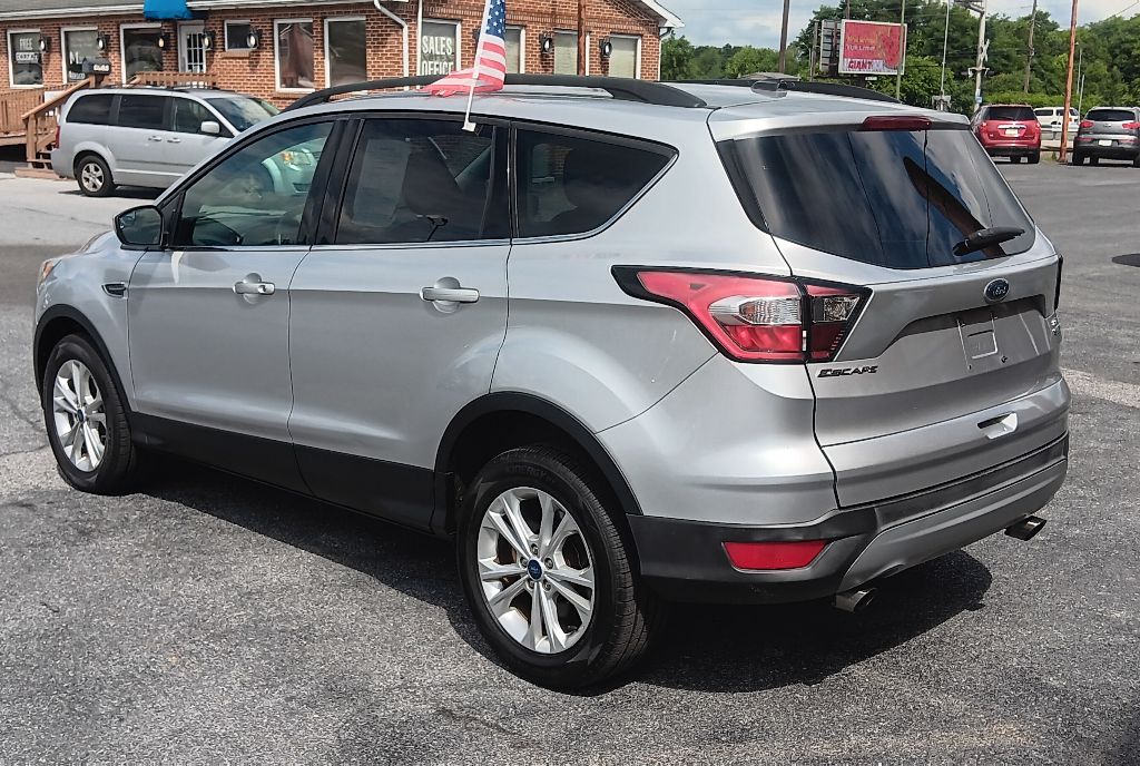 Photo 3 of this FORD ESCAPE