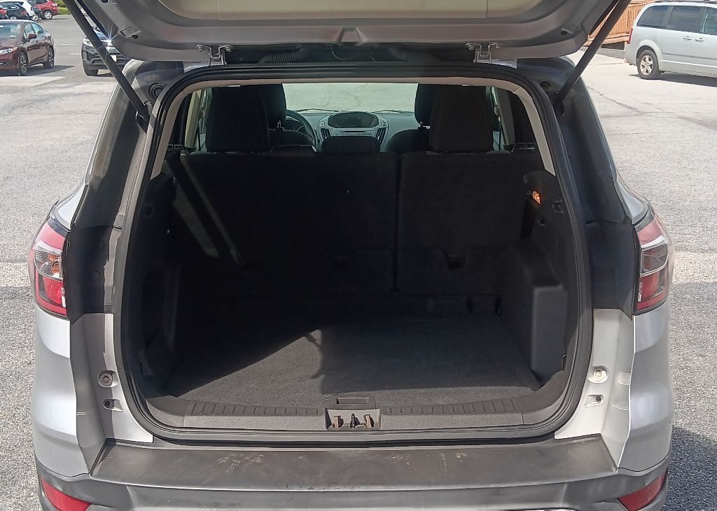 Photo 13 of this FORD ESCAPE