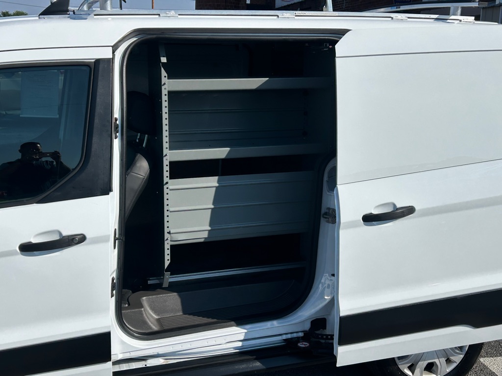 Photo 12 of this FORD TRANSIT CONNECT