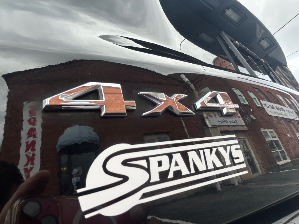 Photo 10 of this JEEP COMPASS