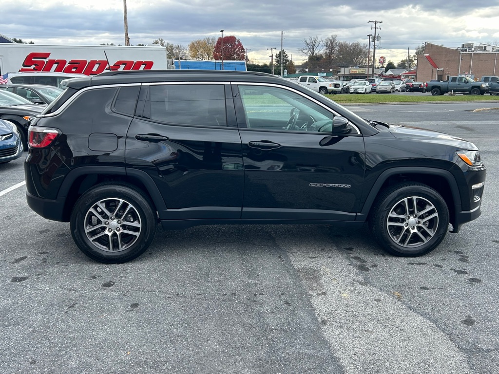 Photo 6 of this JEEP COMPASS