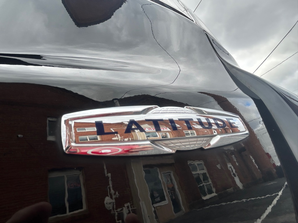 Photo 11 of this JEEP COMPASS