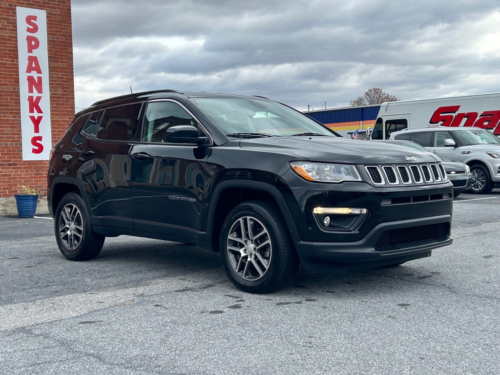 Photo 7 of this JEEP COMPASS