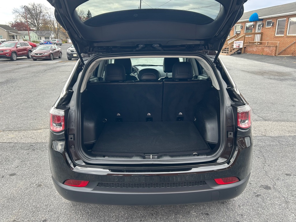 Photo 12 of this JEEP COMPASS