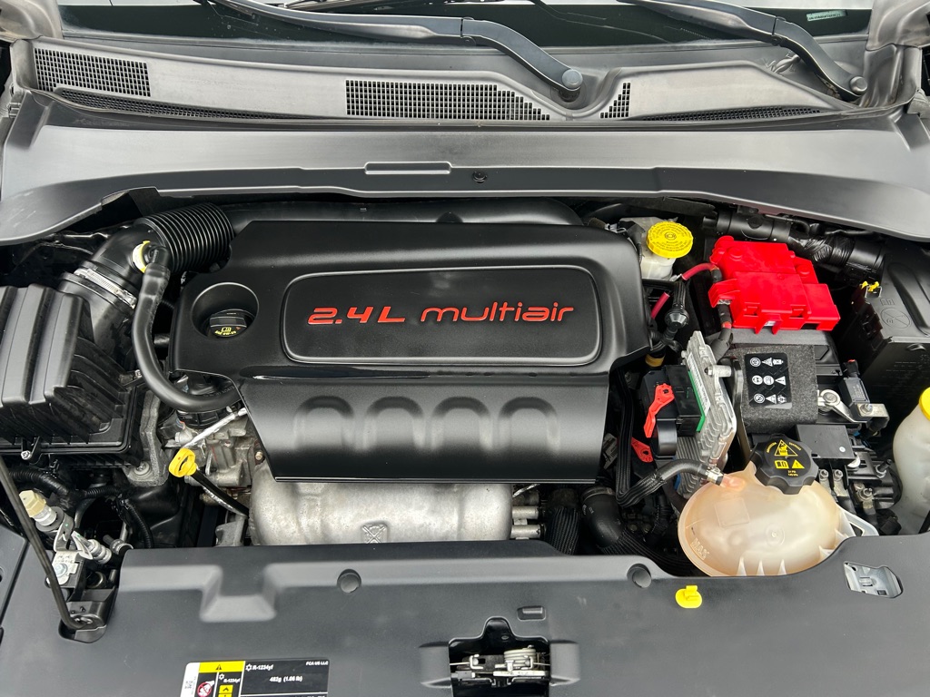Photo 18 of this JEEP COMPASS
