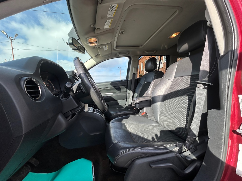 Photo 14 of this JEEP COMPASS.