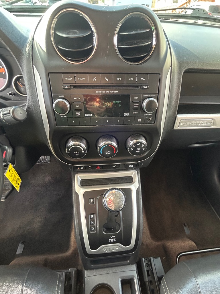 Photo 15 of this JEEP COMPASS.