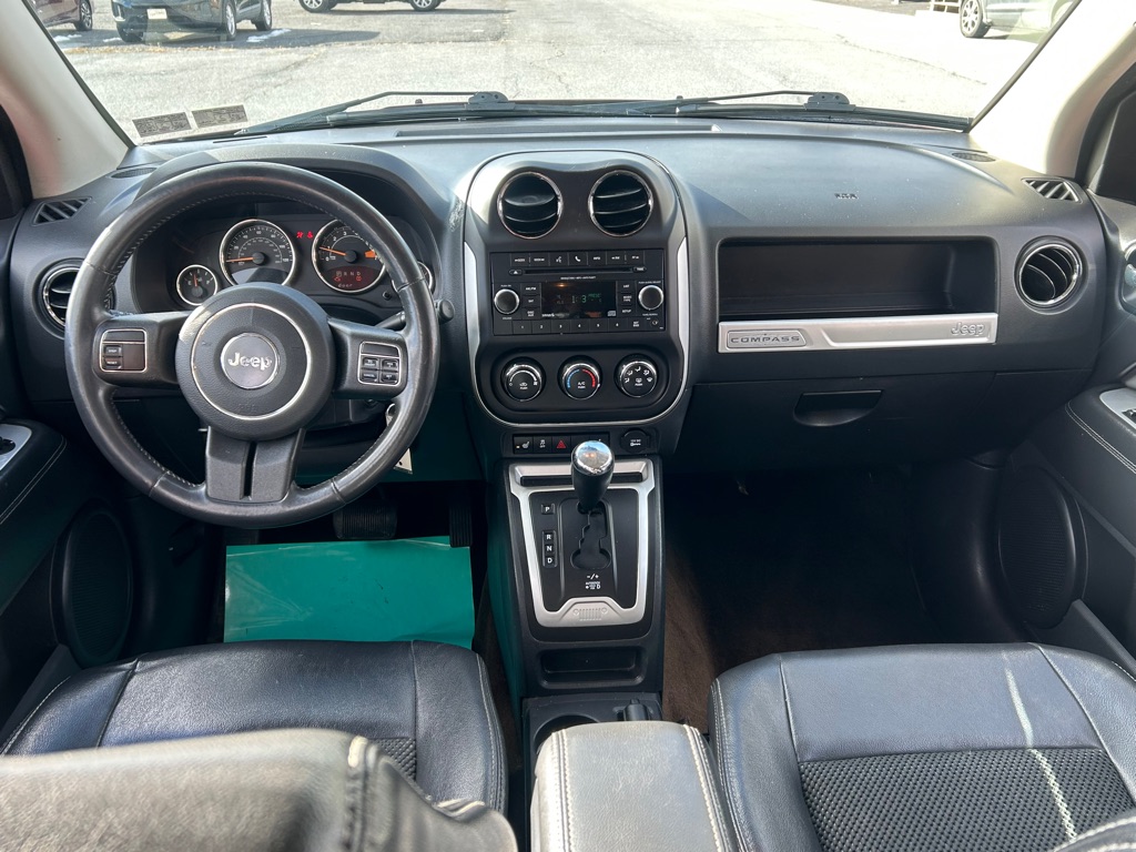 Photo 12 of this JEEP COMPASS.