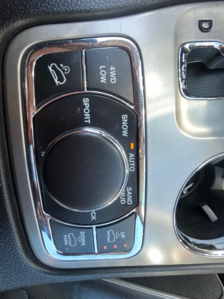 Photo 15 of this JEEP GRAND CHEROKEE