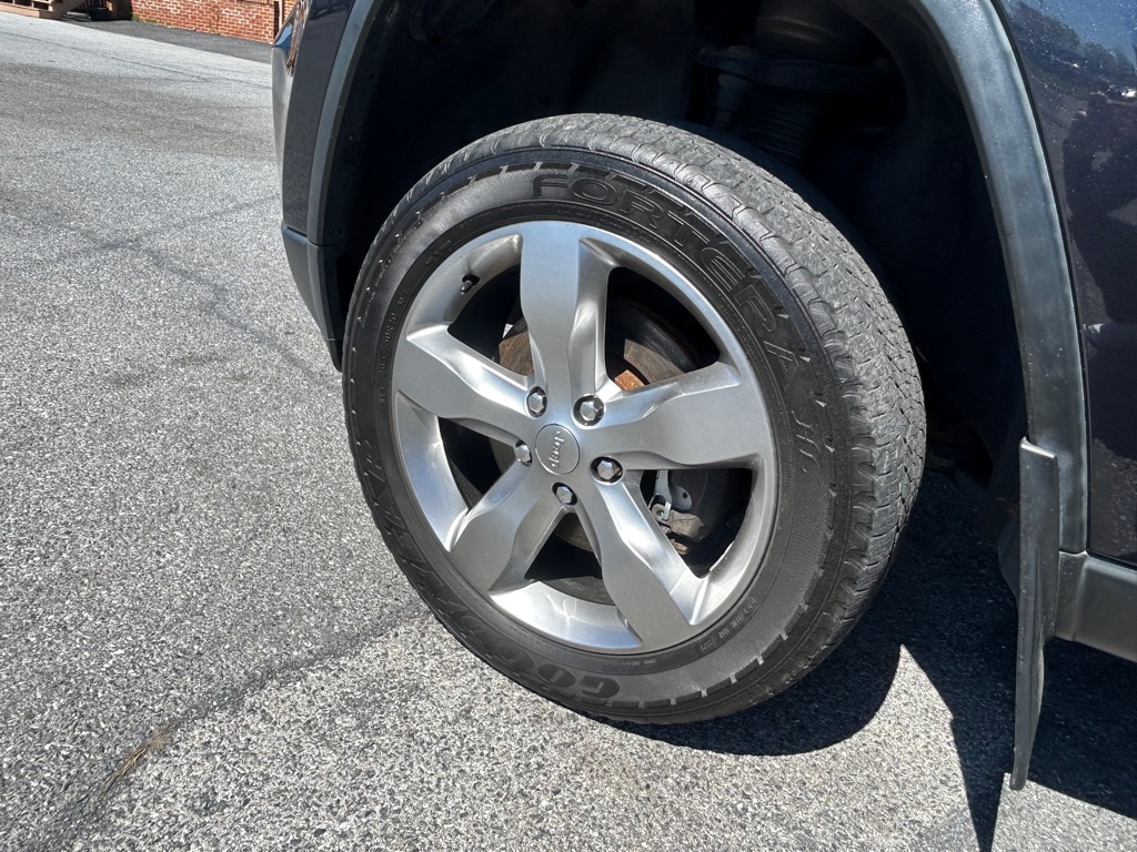 Photo 9 of this JEEP GRAND CHEROKEE