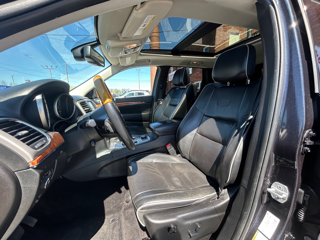 Photo 16 of this JEEP GRAND CHEROKEE