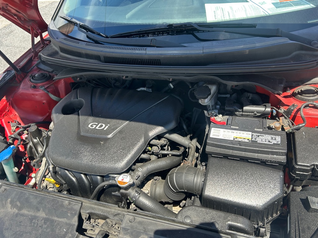 Photo 15 of this HYUNDAI VELOSTER