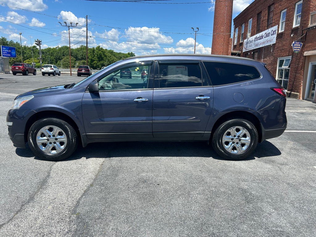 Photo 2 of this CHEVROLET TRAVERSE