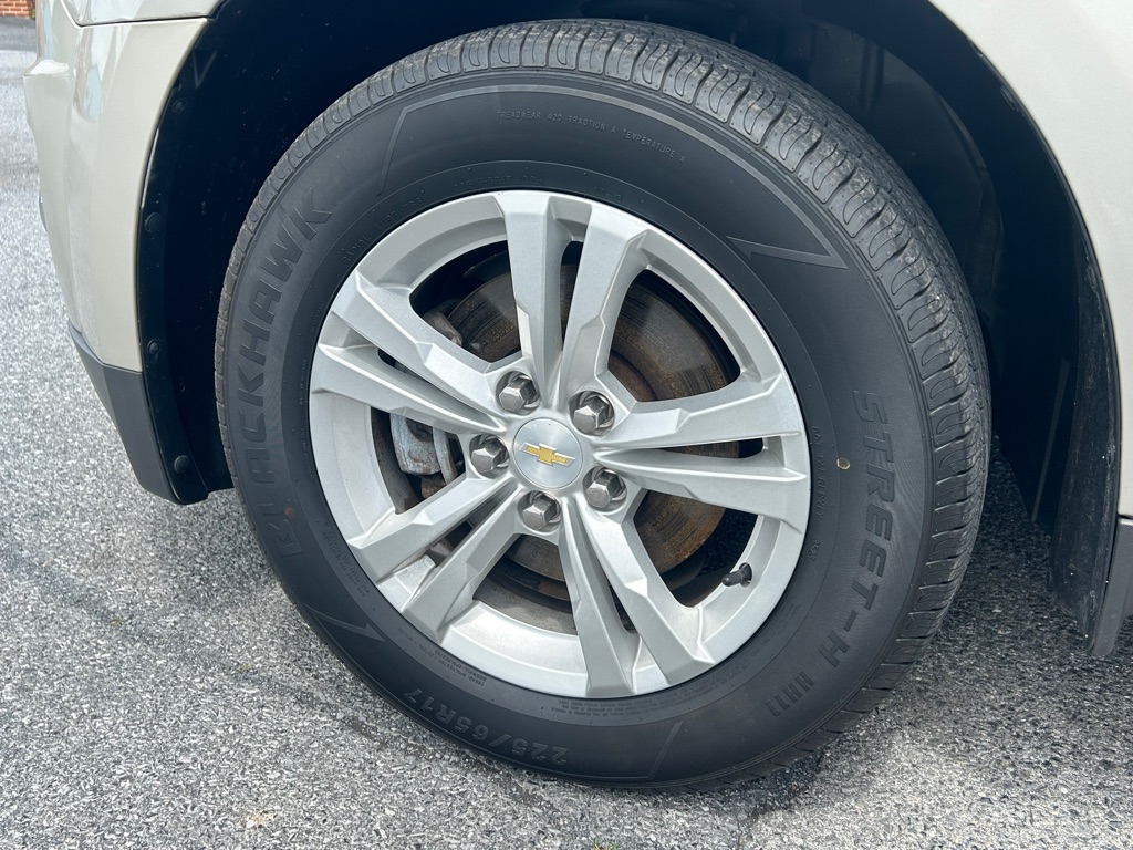 Photo 9 of this CHEVROLET EQUINOX