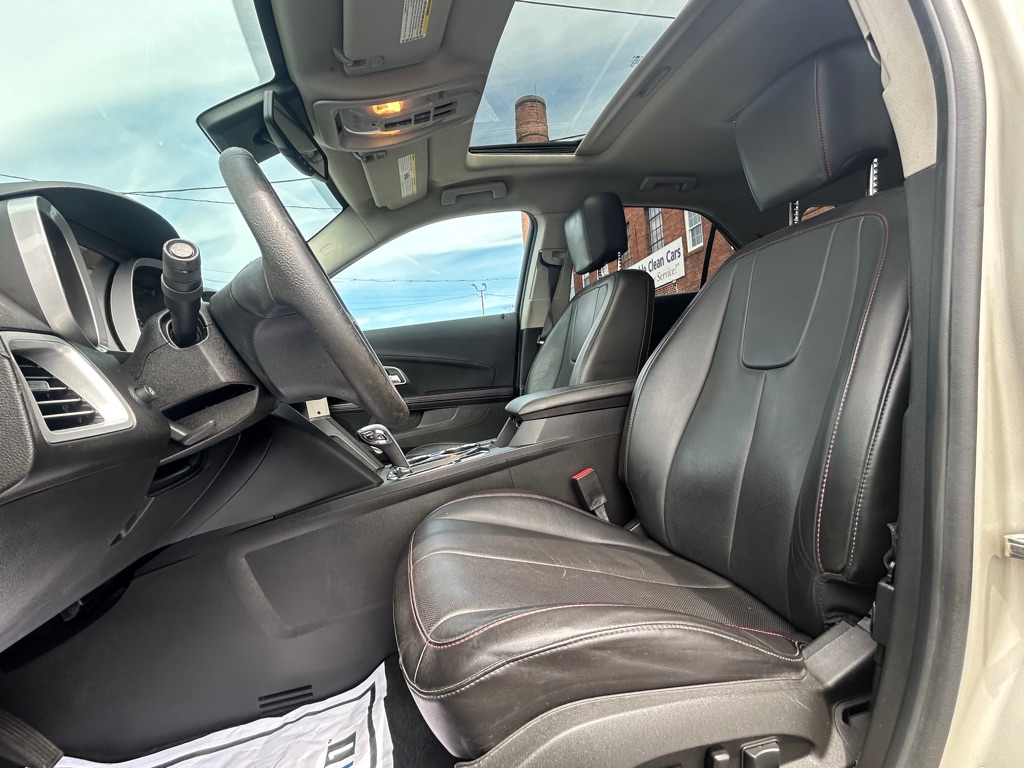 Photo 15 of this CHEVROLET EQUINOX