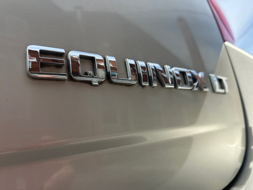 Photo 11 of this CHEVROLET EQUINOX
