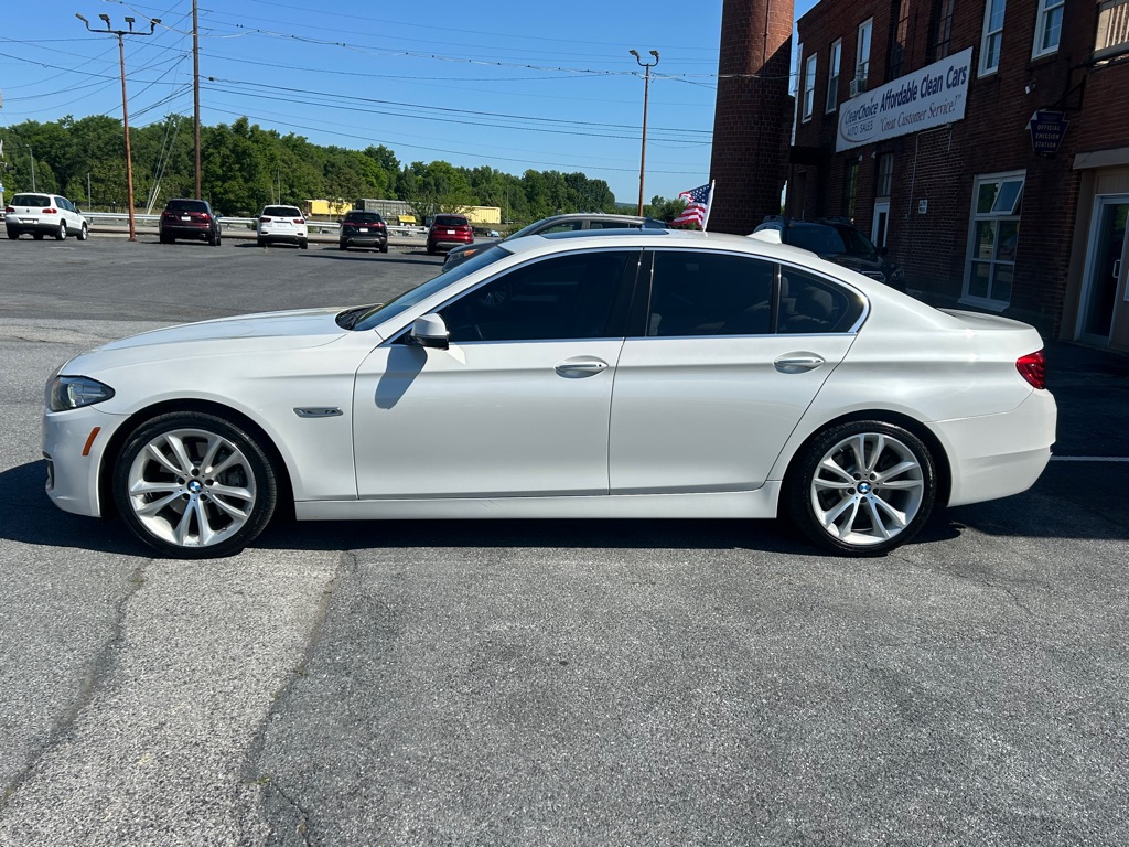Photo 2 of this BMW 5 SERIES