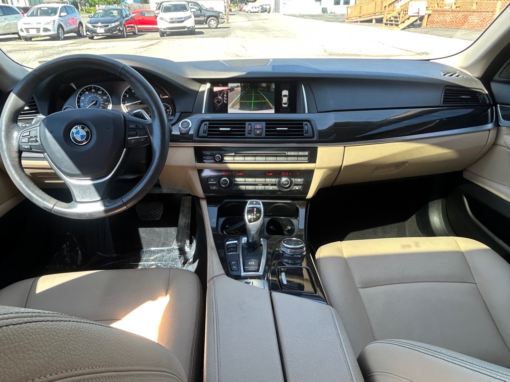 Photo 12 of this BMW 5 SERIES