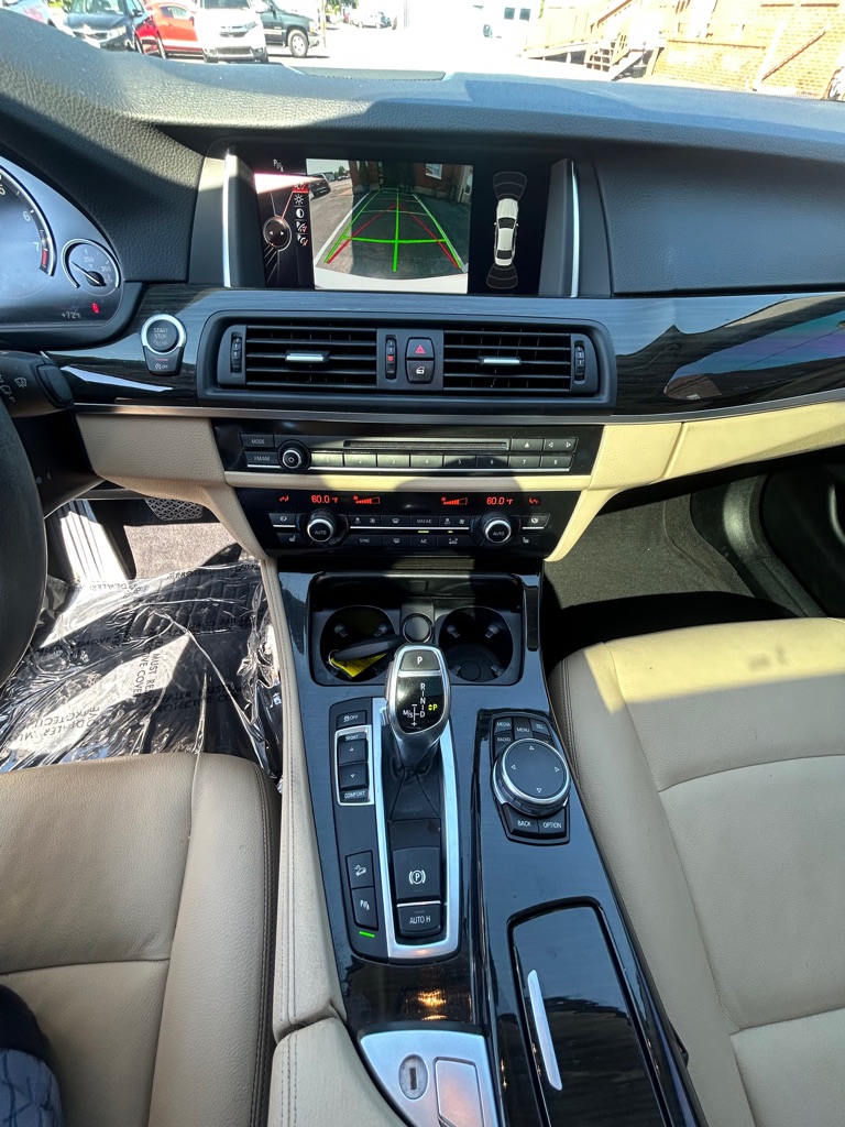 Photo 16 of this BMW 5 SERIES