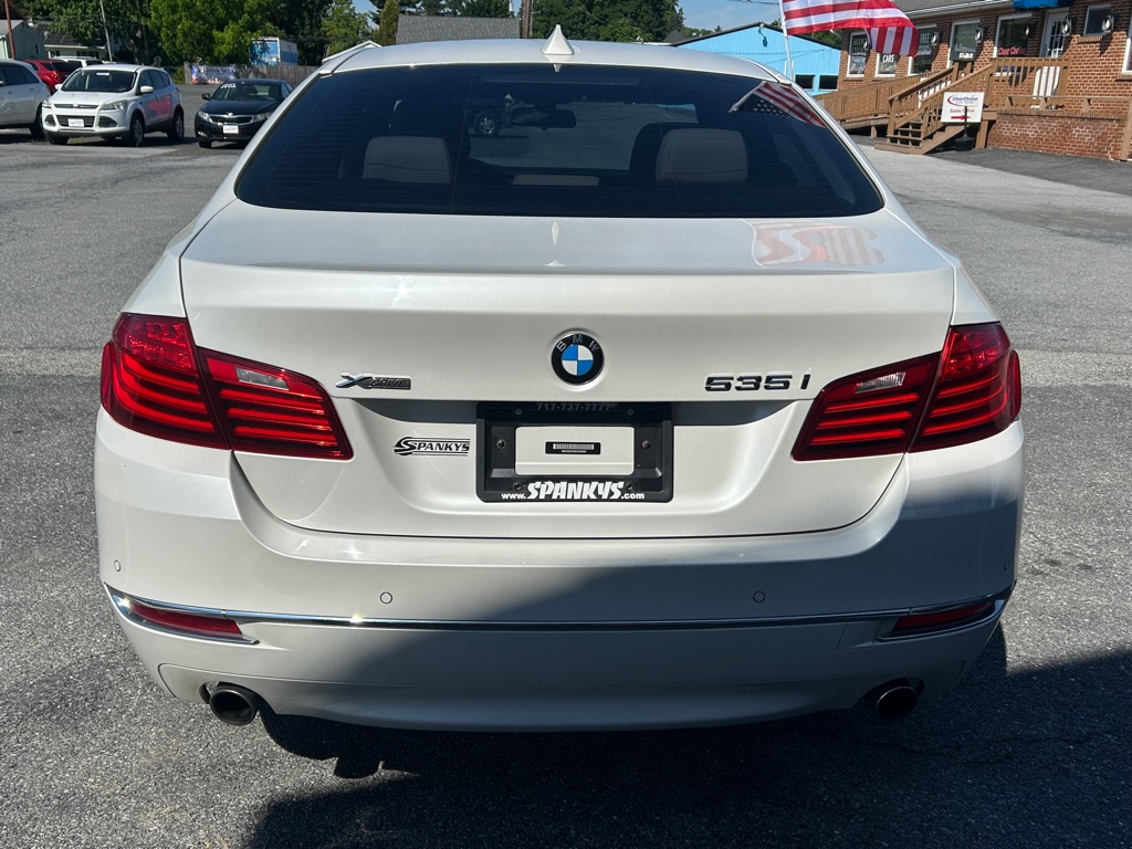 Photo 4 of this BMW 5 SERIES