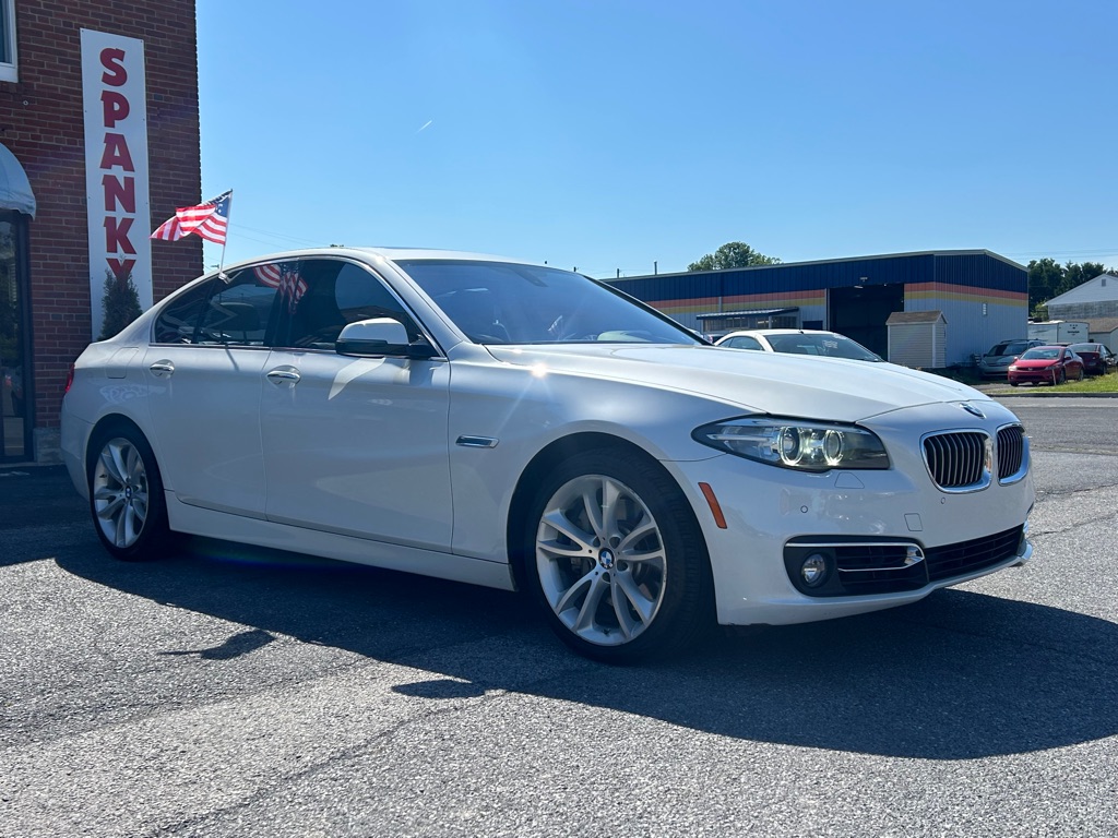 Photo 7 of this BMW 5 SERIES