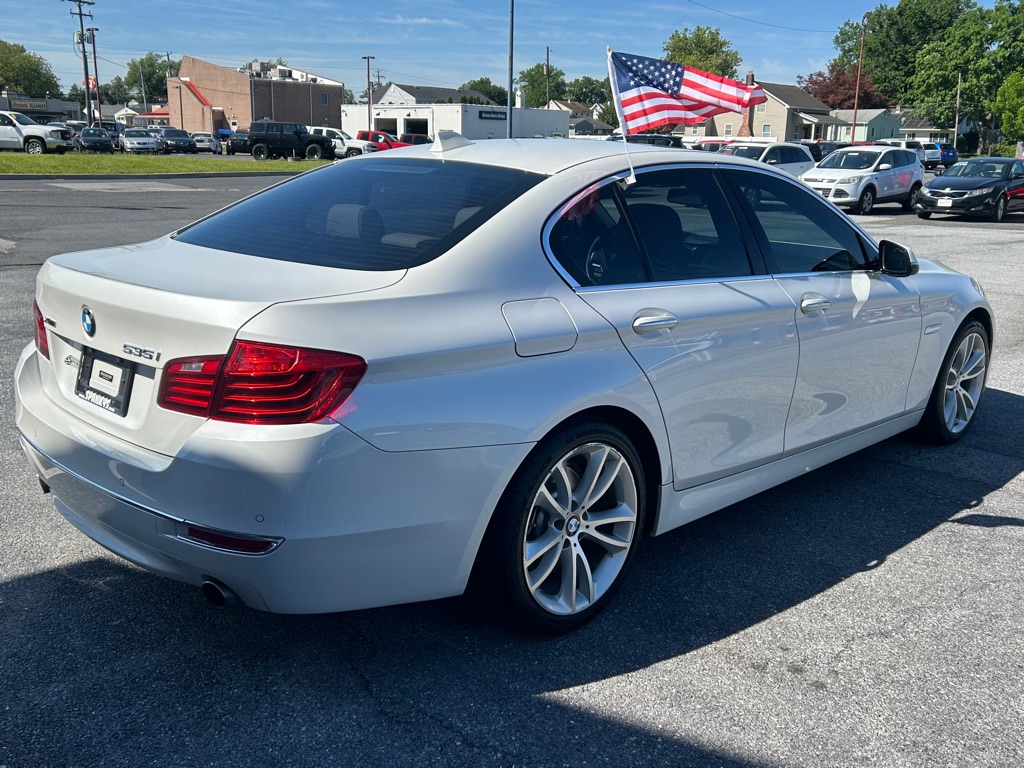 Photo 5 of this BMW 5 SERIES