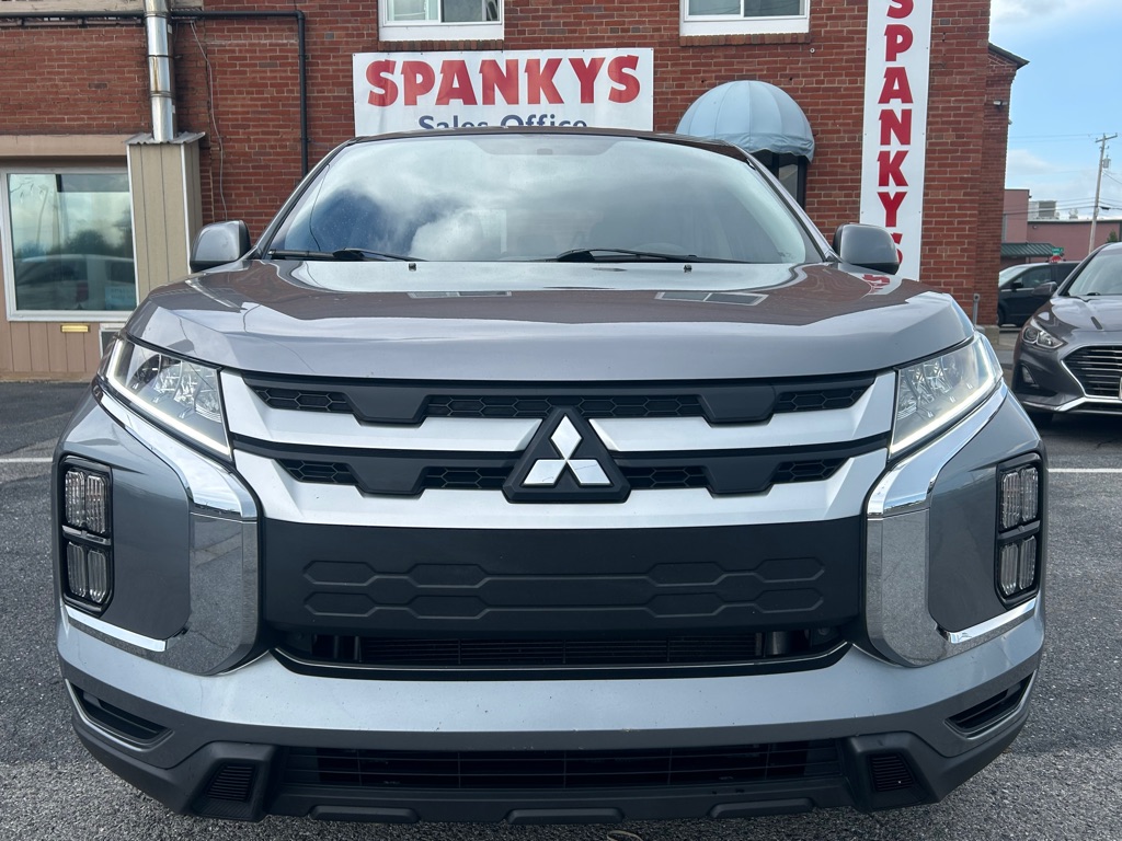 Photo 8 of this MITSUBISHI OUTLANDER SPORT