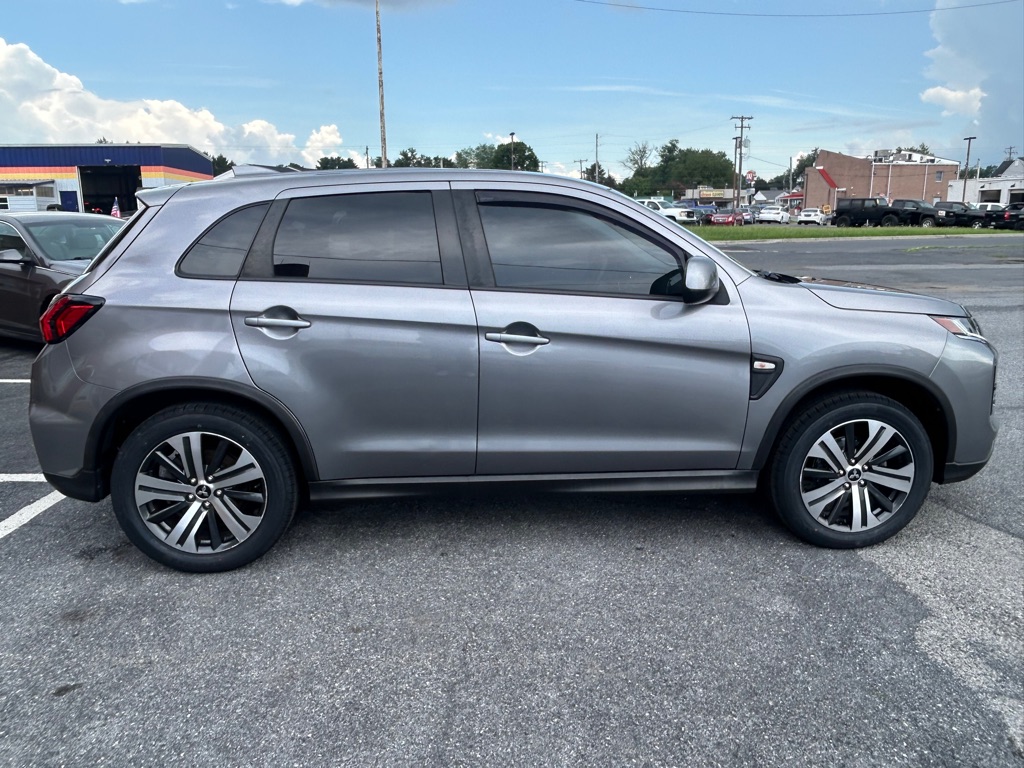 Photo 6 of this MITSUBISHI OUTLANDER SPORT