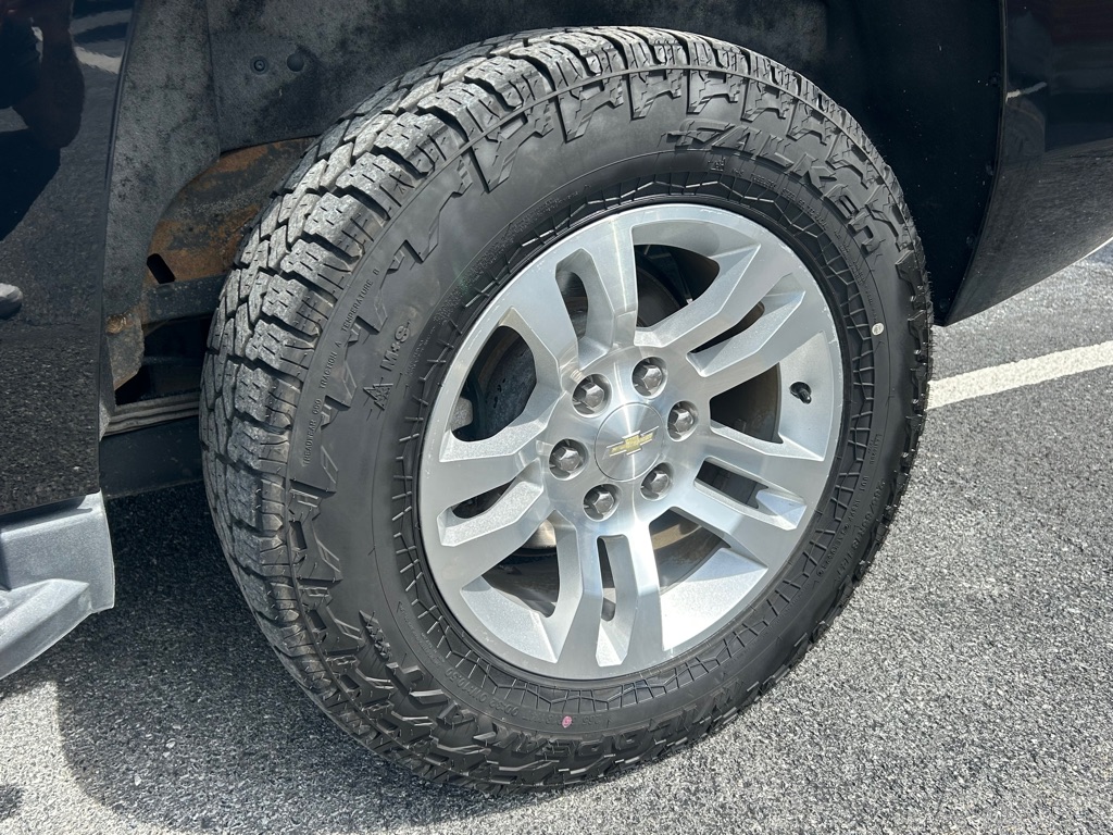 Photo 9 of this CHEVROLET TAHOE