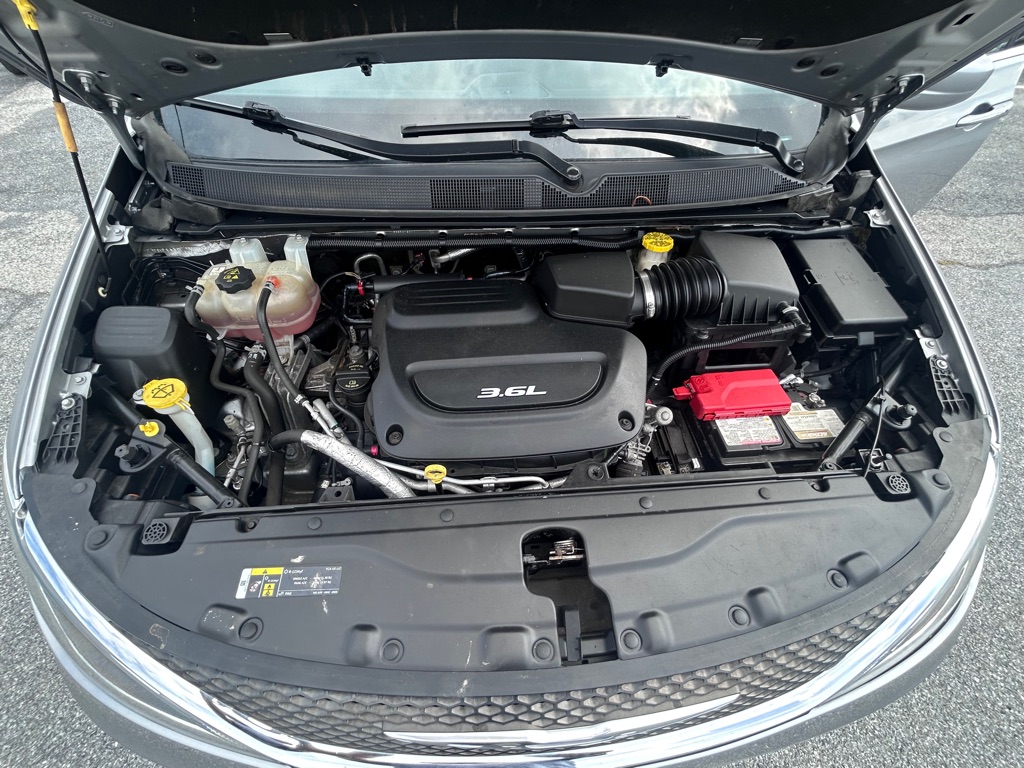 Photo 17 of this CHRYSLER PACIFICA