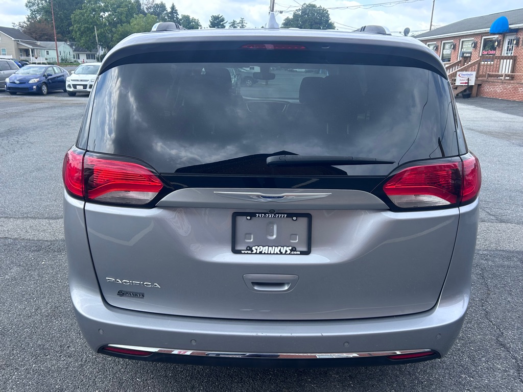 Photo 4 of this CHRYSLER PACIFICA