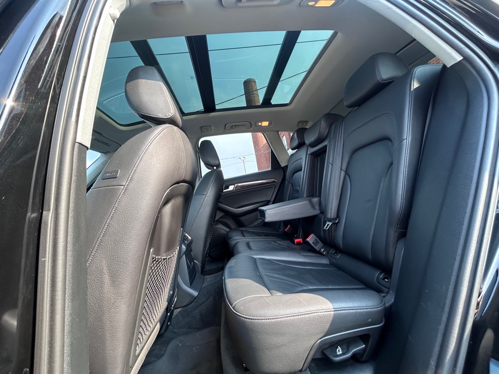 Photo 13 of this AUDI Q5
