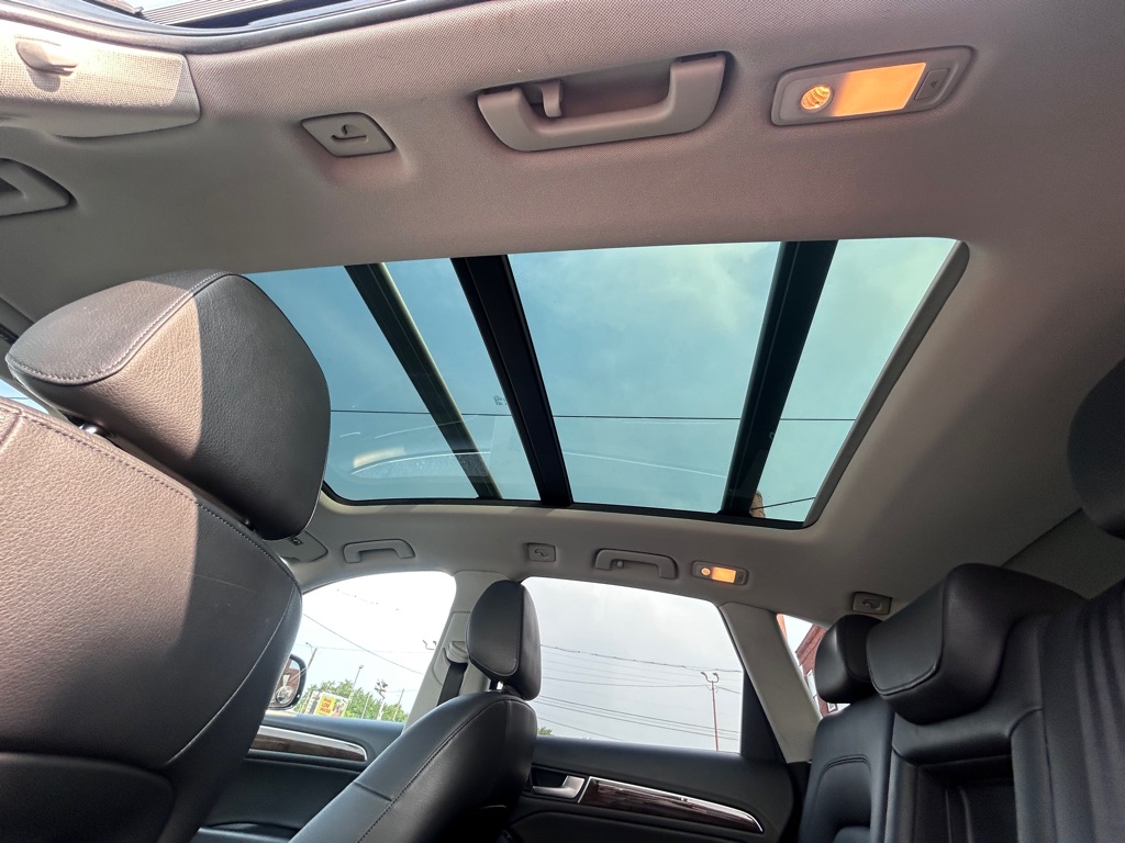 Photo 14 of this AUDI Q5