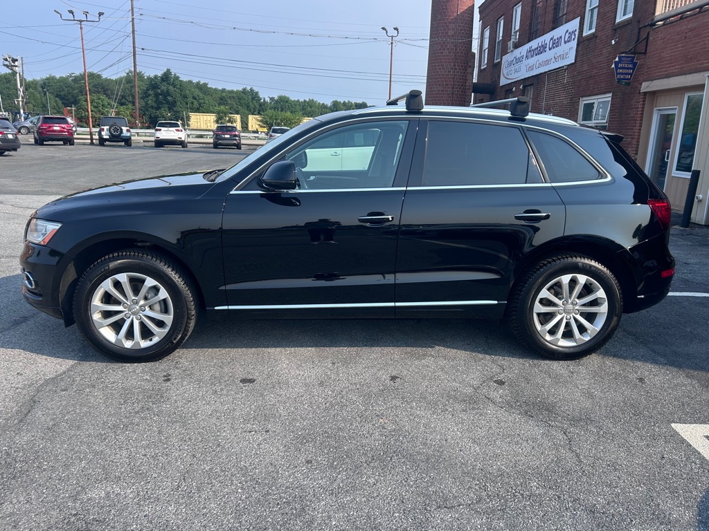 Photo 2 of this AUDI Q5