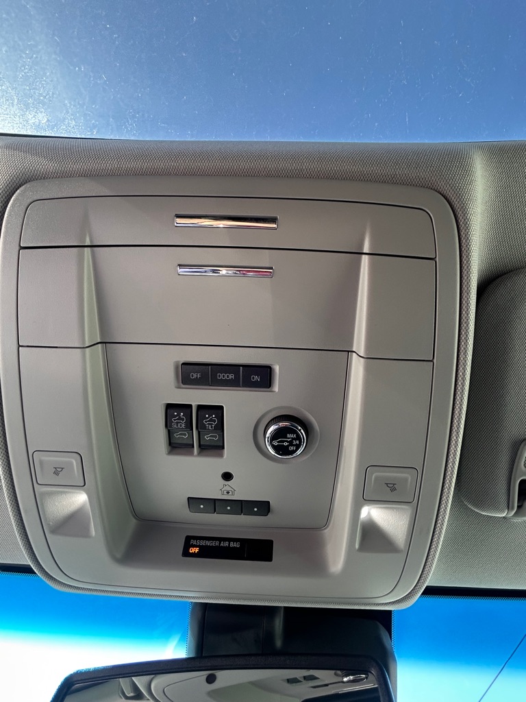 Photo 22 of this CHEVROLET TAHOE