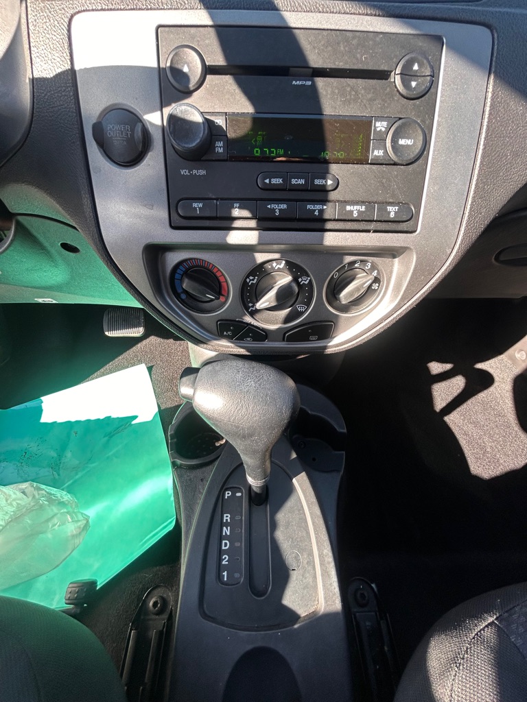 Photo 14 of this FORD FOCUS