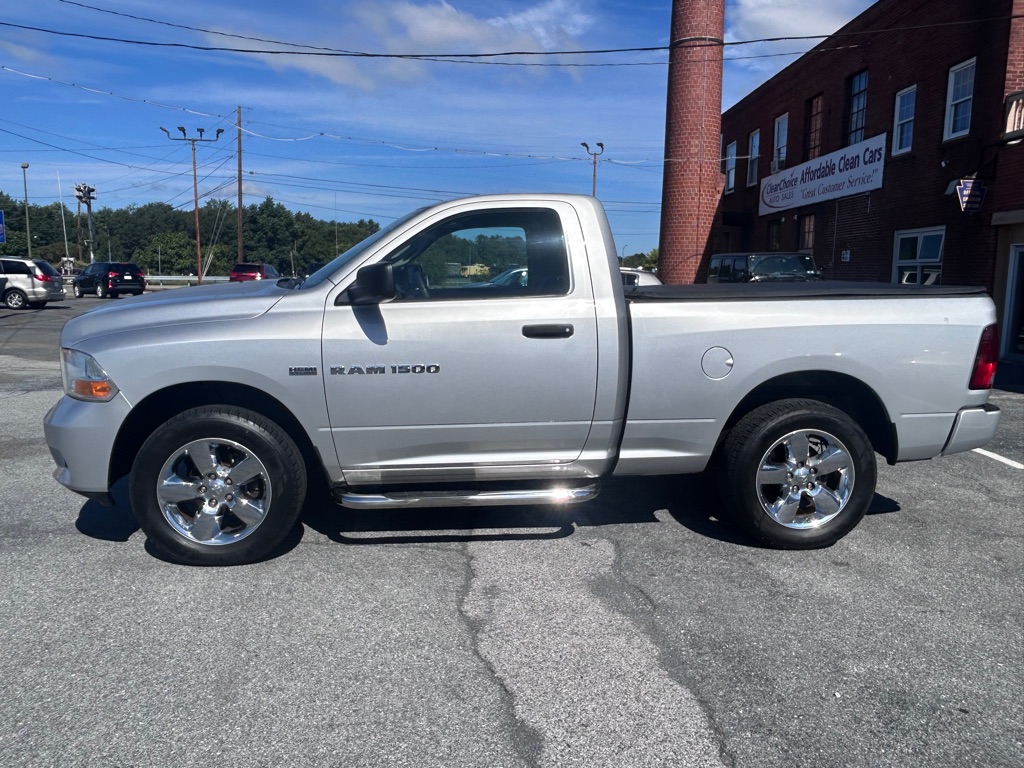 Photo 2 of this RAM 1500
