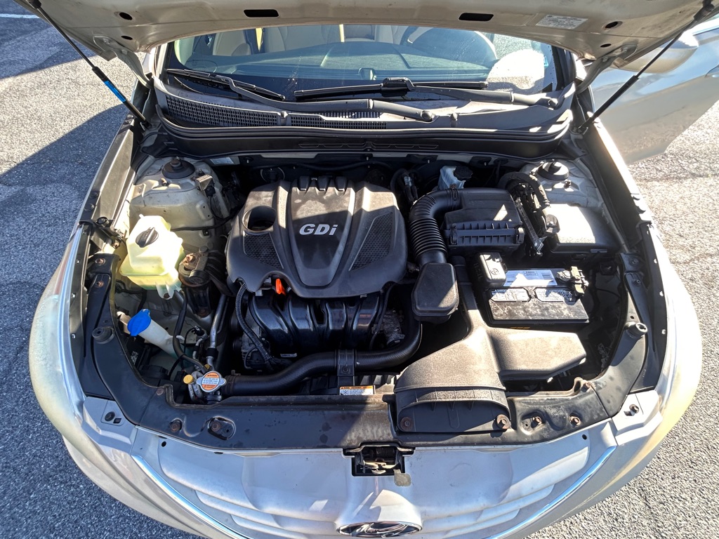 Photo 15 of this HYUNDAI SONATA