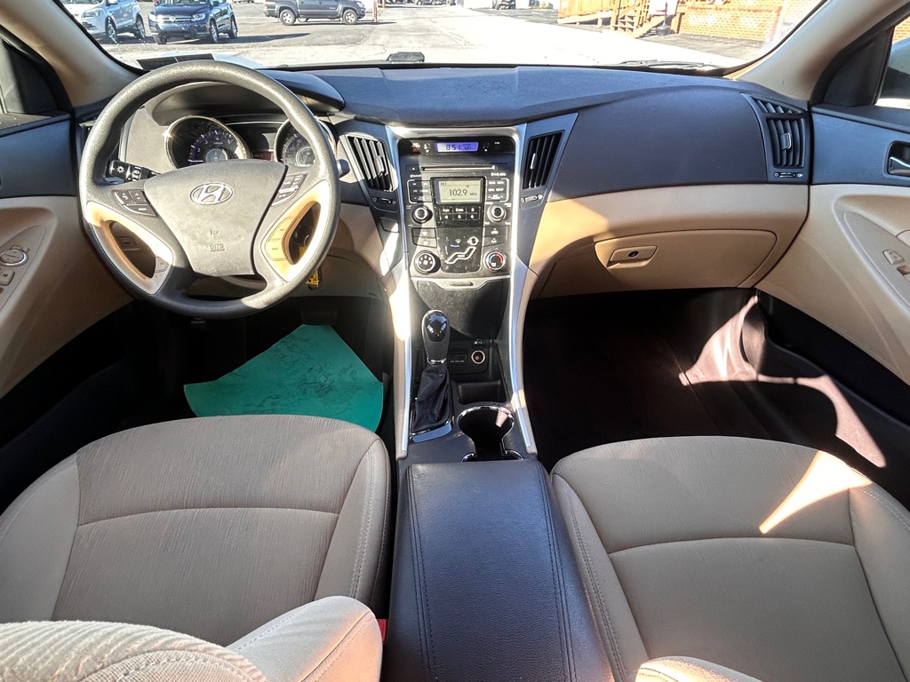 Photo 11 of this HYUNDAI SONATA