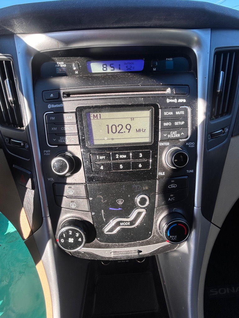 Photo 14 of this HYUNDAI SONATA