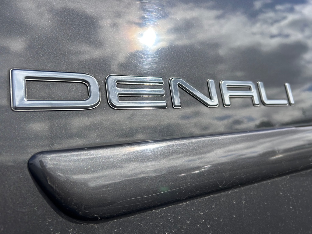 Photo 10 of this GMC ENVOY