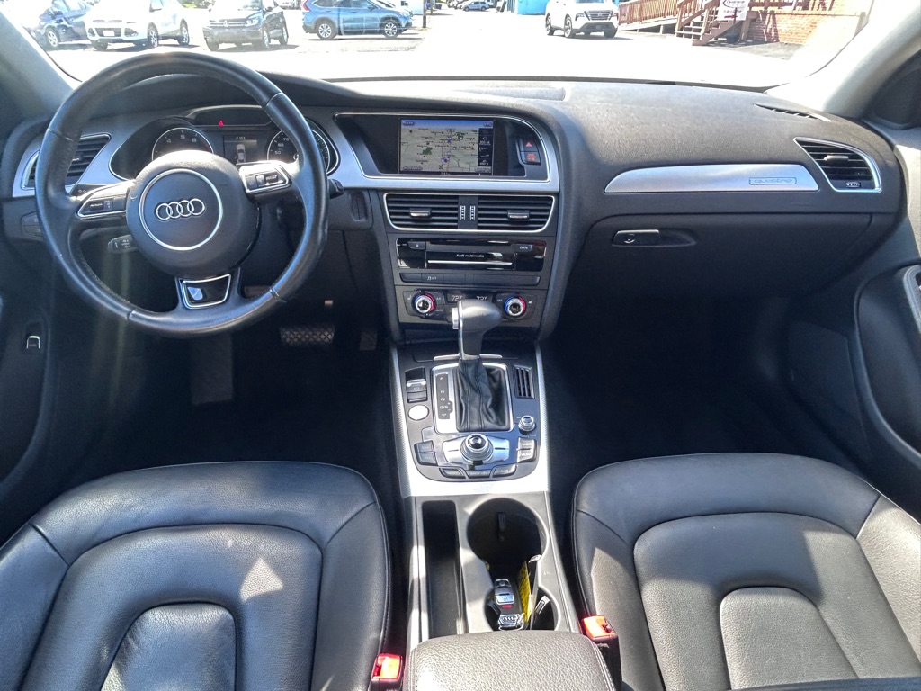 Photo 14 of this AUDI A4