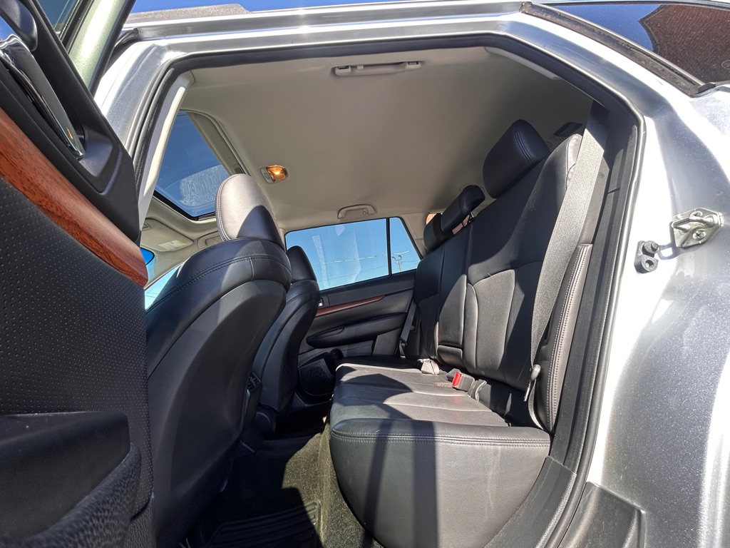 Photo 13 of this SUBARU OUTBACK