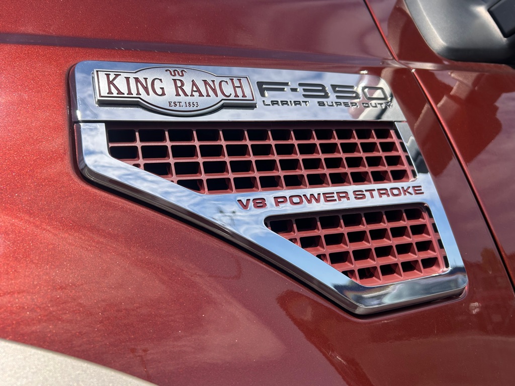 Photo 10 of this FORD F-350 SUPER DUT